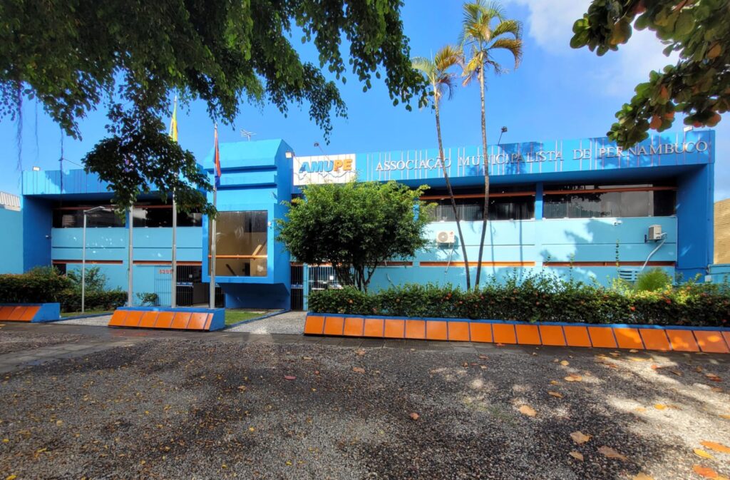 Amupe alerta municípios sobre R$ 20 bilhões em crédito para obras de educação e saúde