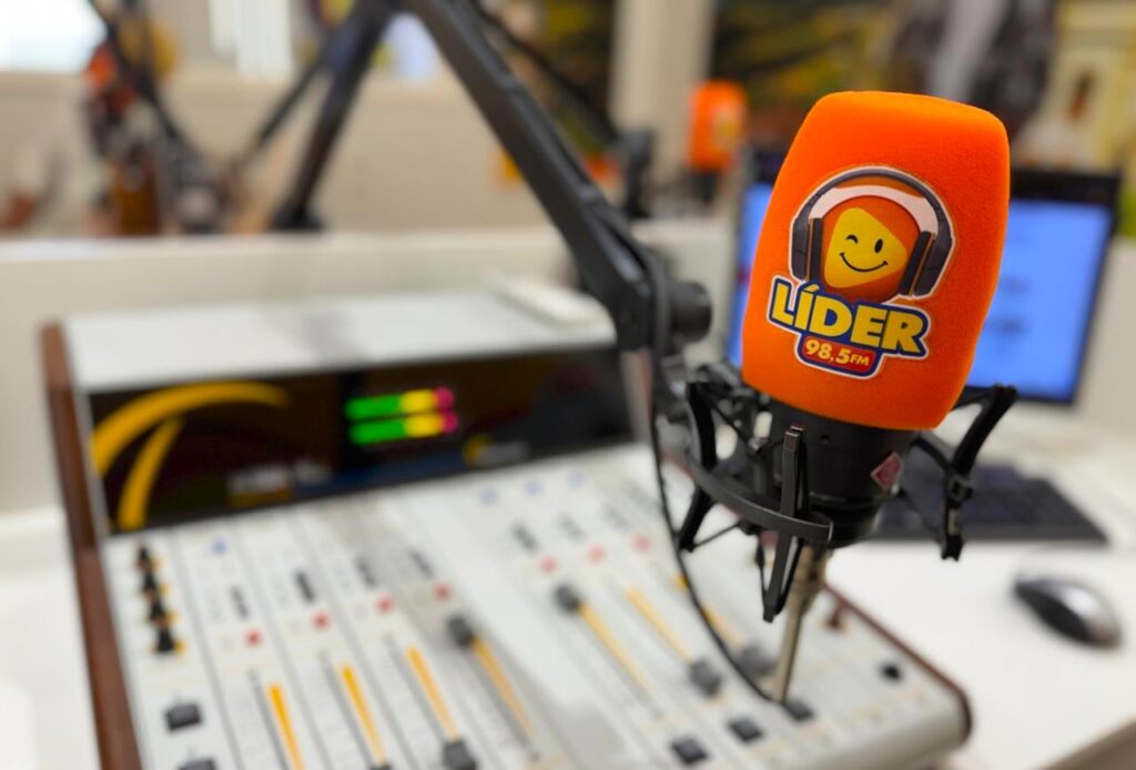 Rádio Líder 98,5 FM inicia transmissões e marca novo capítulo na comunicação de Chã Grande