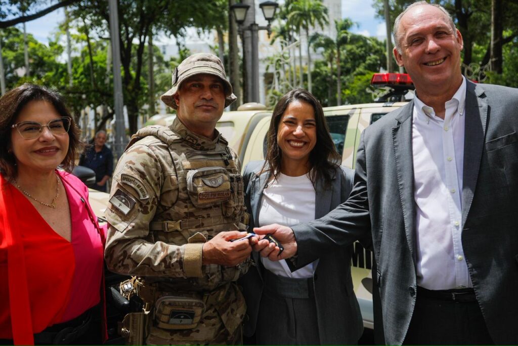 Governo de Pernambuco entrega novo pacote de armas, viaturas, drones e helicóptero para reforçar segurança pública