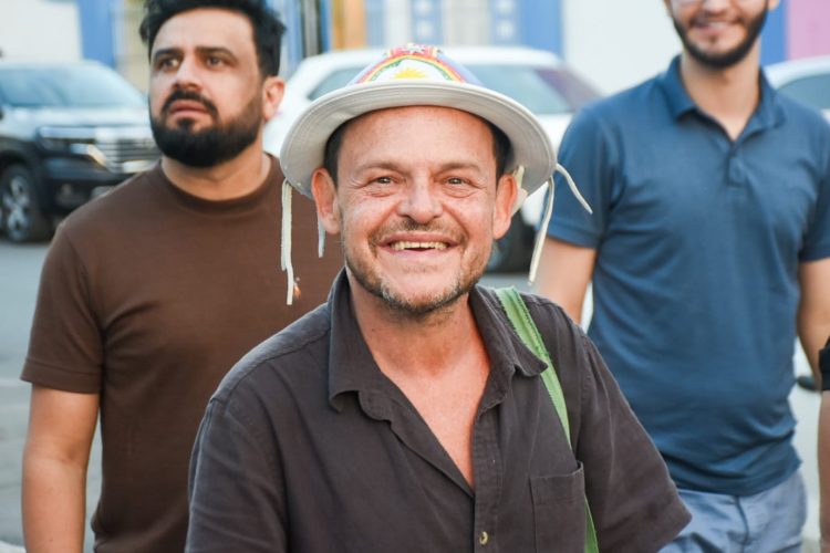 Ator Matheus Nachtergaele visita Gravatá e conhece riqueza cultural do município