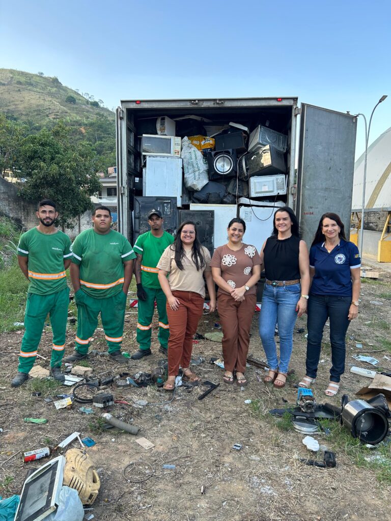 EREM Elisa Marques de Assis arrecada mais de 5 toneladas de lixo eletrônico em mobilização ambiental