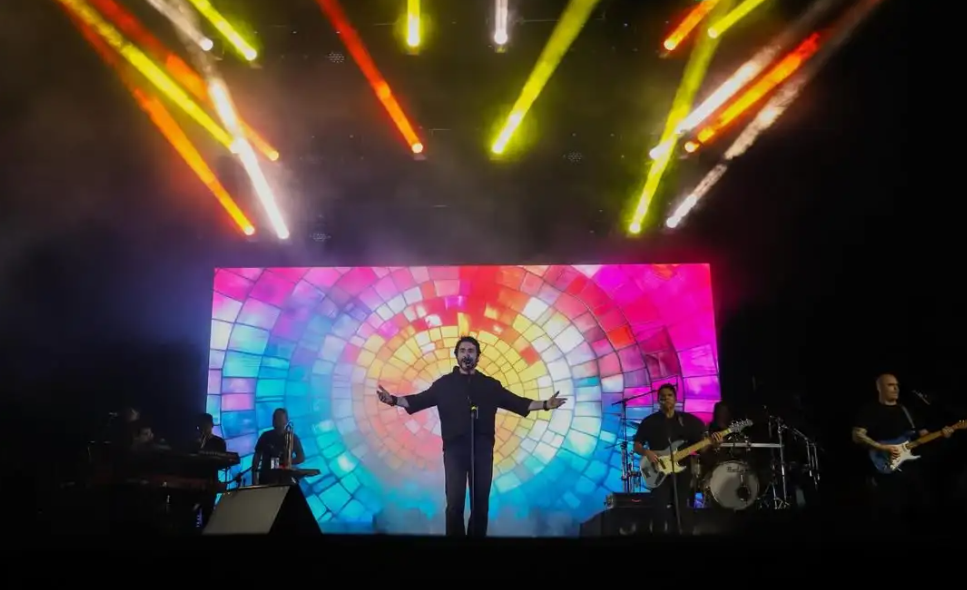 Show do padre Fábio de Melo reúne multidão e marca noite de fé na Festa de Nossa Senhora do Ó