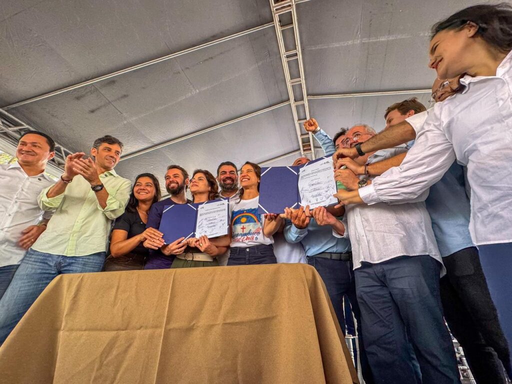 Sandro Advogado participa de assinatura de ordem de serviço para recapeamento da PE-71 em Chã Grande