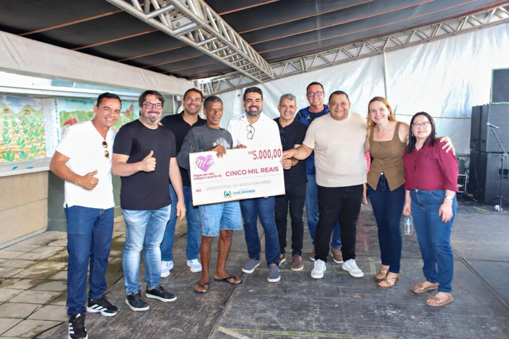 Sandro Advogado comemora sucesso da edição do Bingo das Mães em Chã Grande