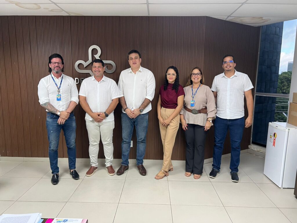 Prefeito Jeyson Falcão participa de reunião no DER para tratar da requalificação da PE-058, estrada conhecida como acesso à Cachoeira do Urubu