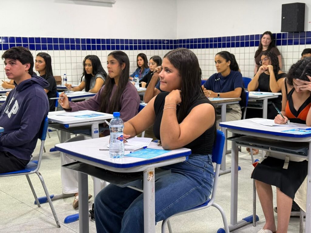 Estudantes participam de vestibular Unifacol em Chã Grande